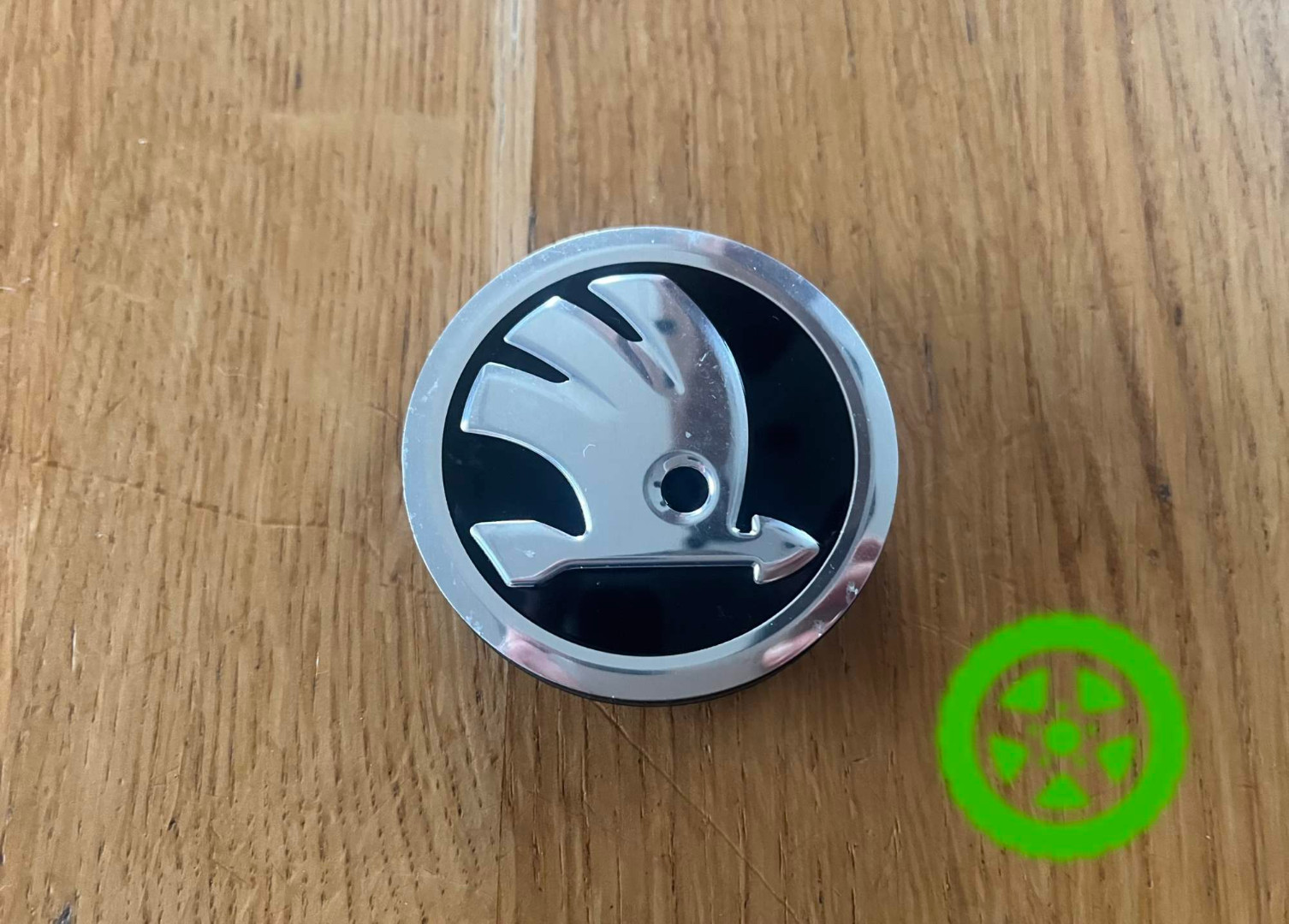 Оригинальный колпачок на диски Skoda 5JA601151