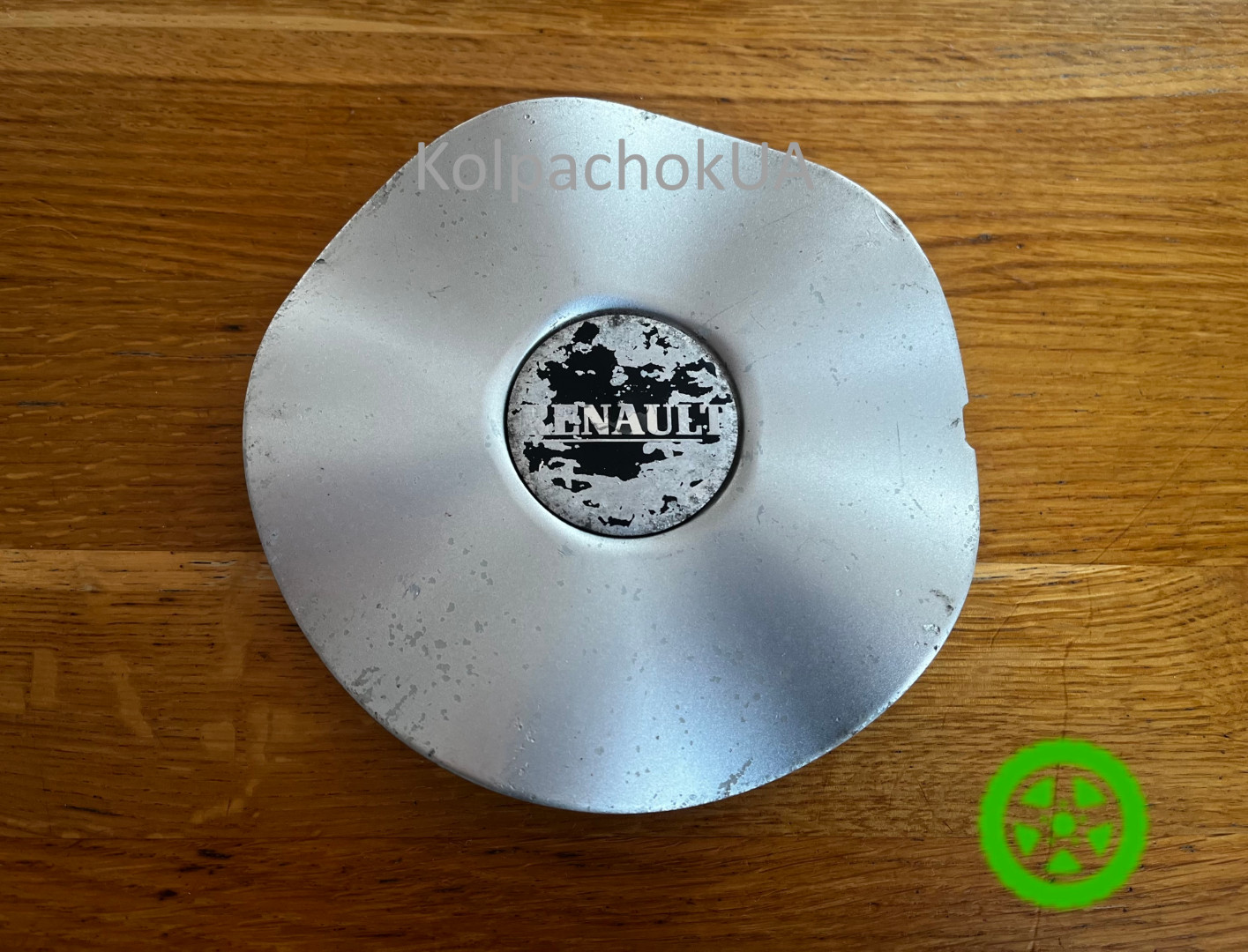 Оригинальный колпачок на  диски Renault 058