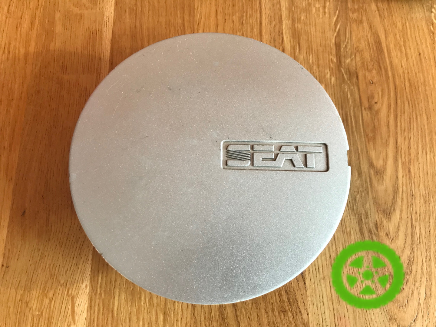 Wheel center caps  Seat 1L0601149