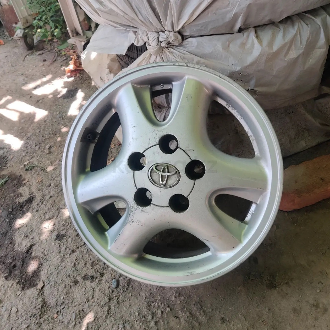 Оригінальний ковпачок для дисків Toyota 8114 | 42603-33020
