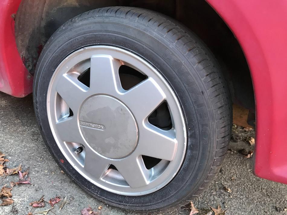 Wheel center caps Volkswagen 357601149A