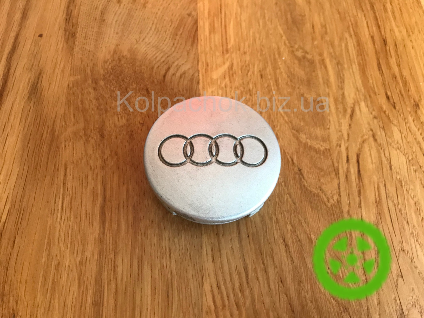 Оригинальный колпачок на диски Audi 8A0071213
