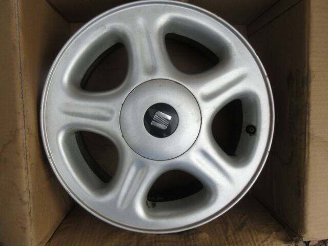 Оригінальний ковпачок для дисків Seat 6K0601149D