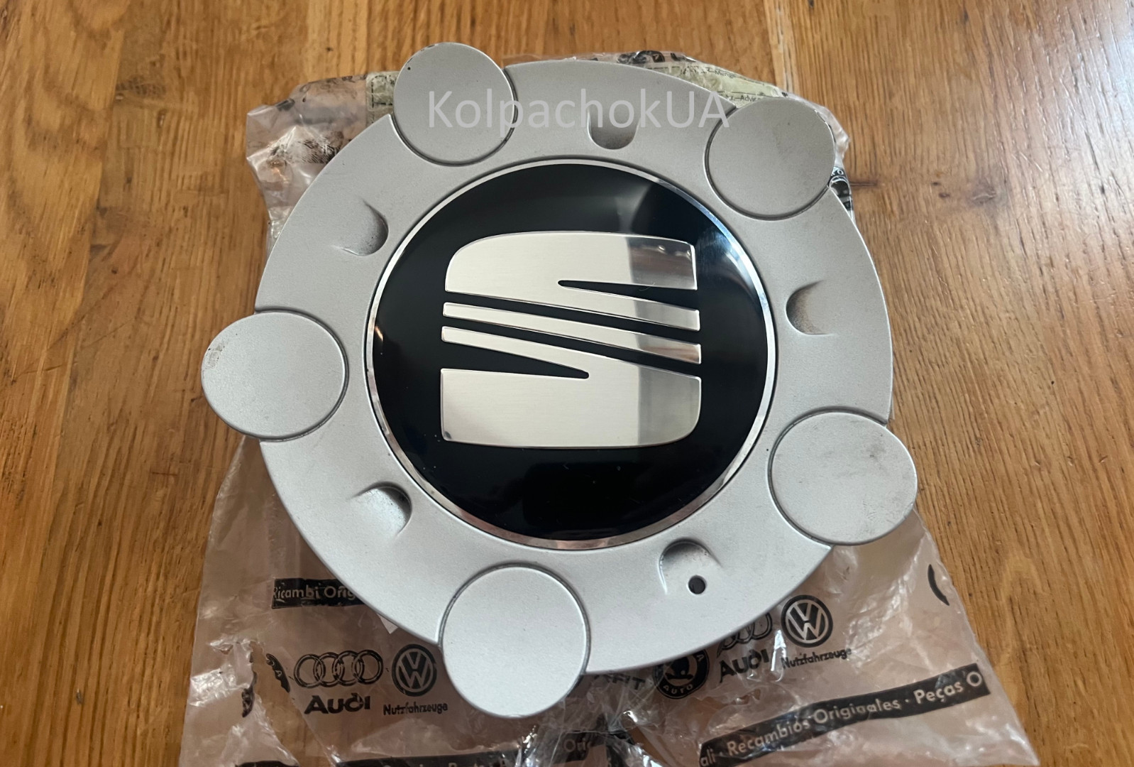 Оригинальный колпачок диска Seat 5P0601149B/F - для Altea Toledo