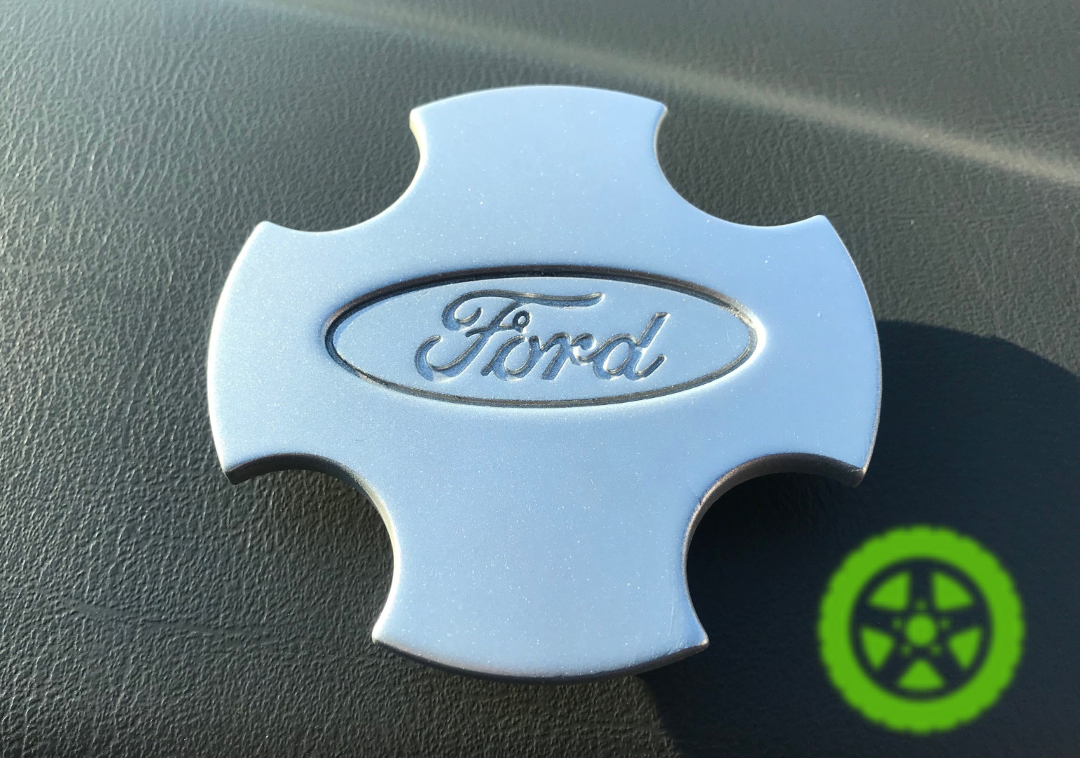 Оригінальний ковпачок для дисків Ford 95GB-1130-DB 7138105