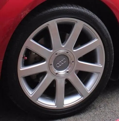 Оригінальний ковпачок для дисків Audi 8N0601165A