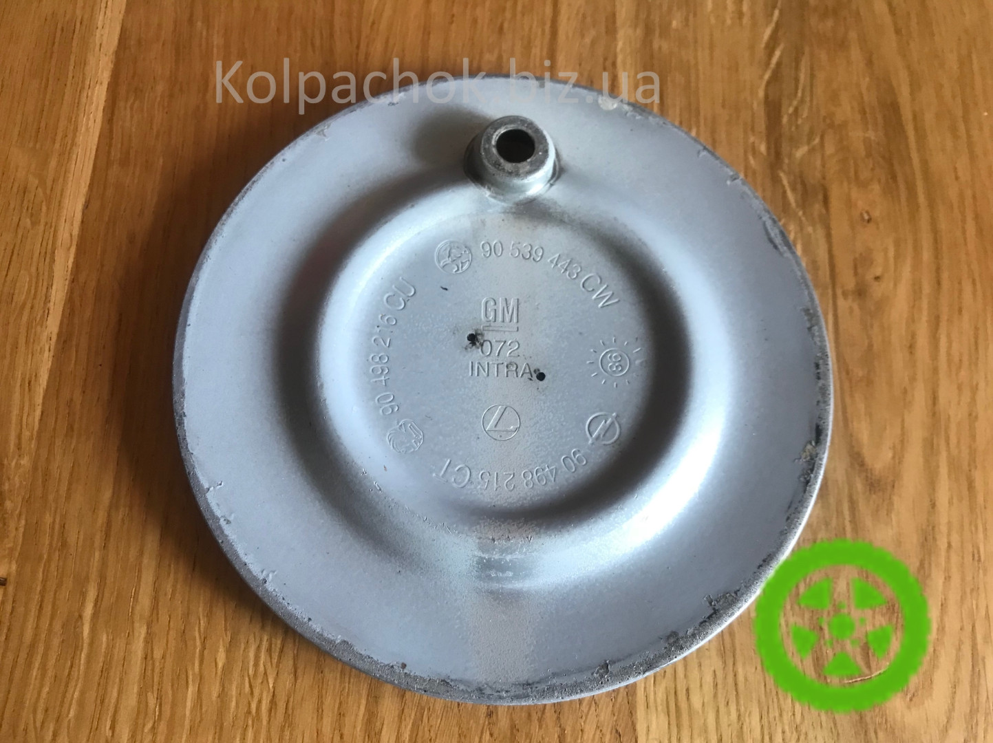 Оригінальний ковпачок на  диски Opel 90498215