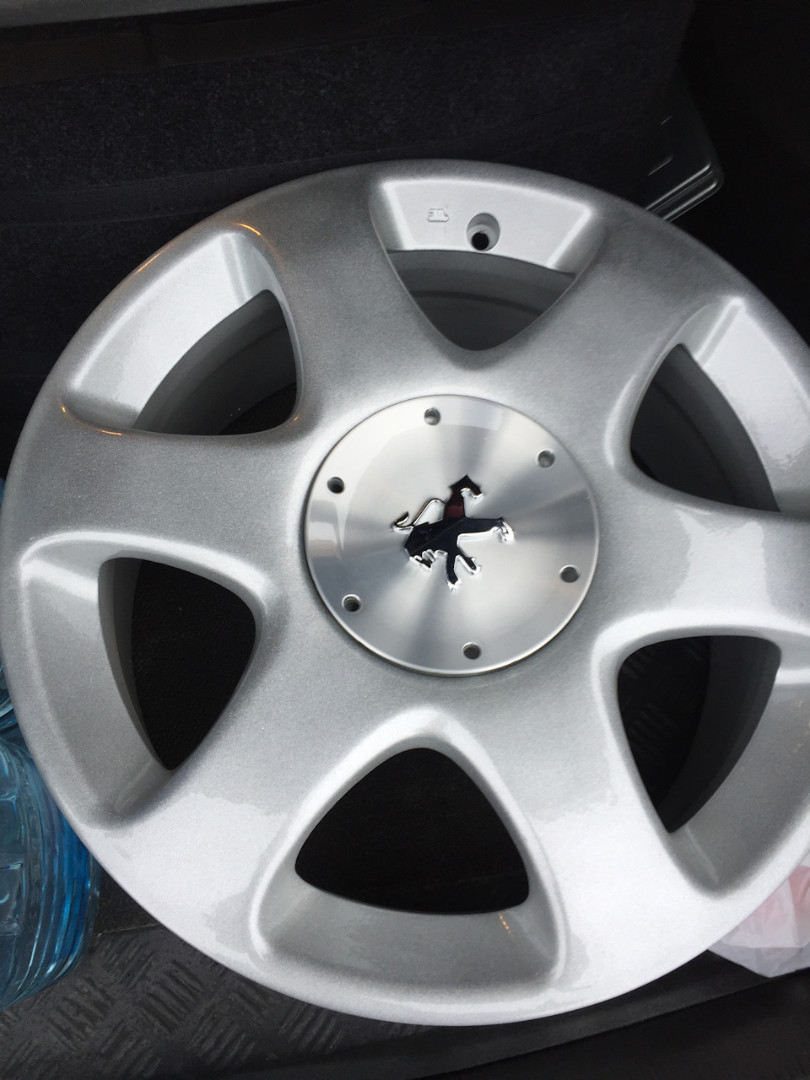Оригінальний ковпачок для дисків Peugeot 9636875877