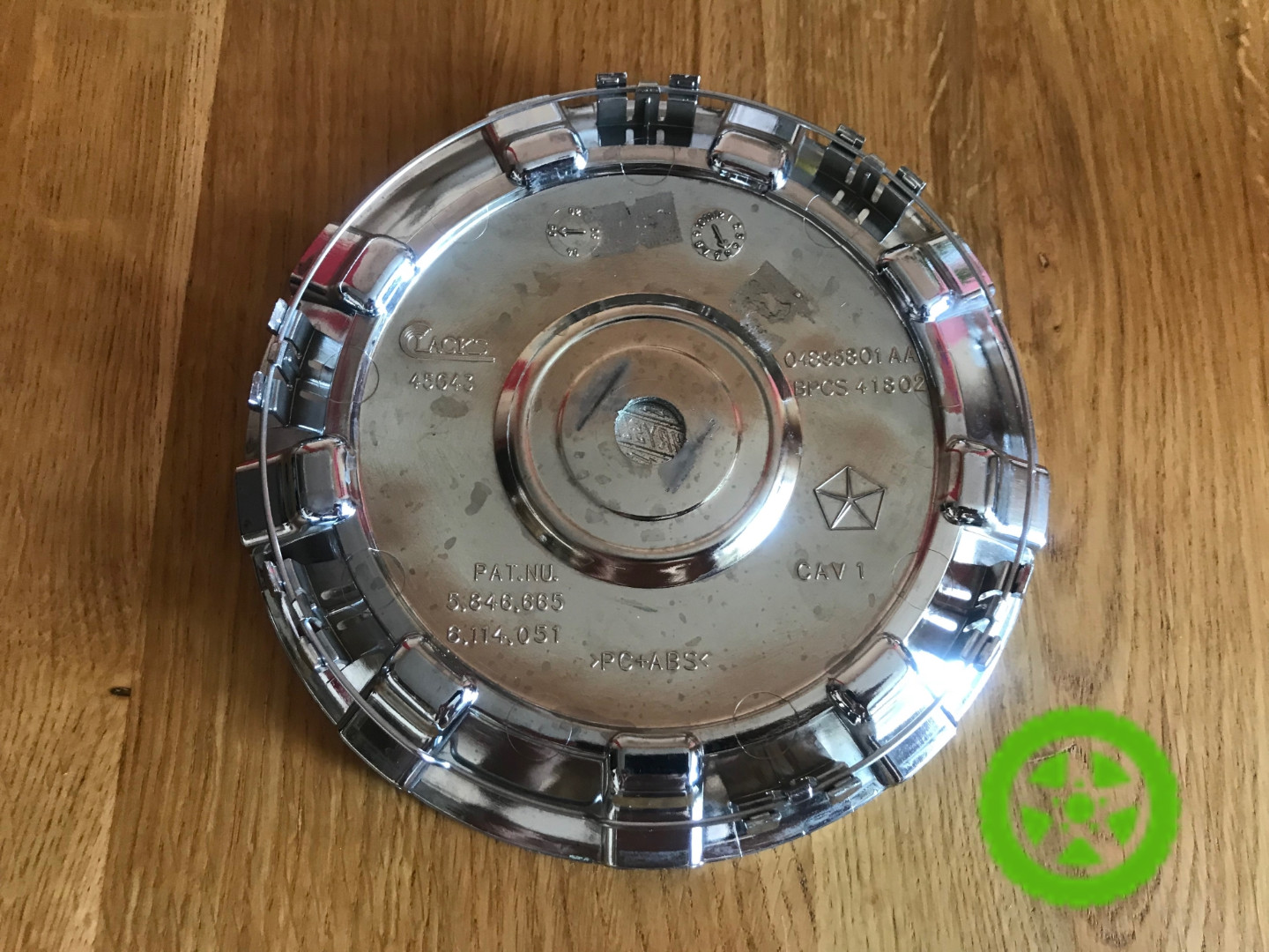 Ковпачки на диски Chrysler 300 04895801AA (оригінал)