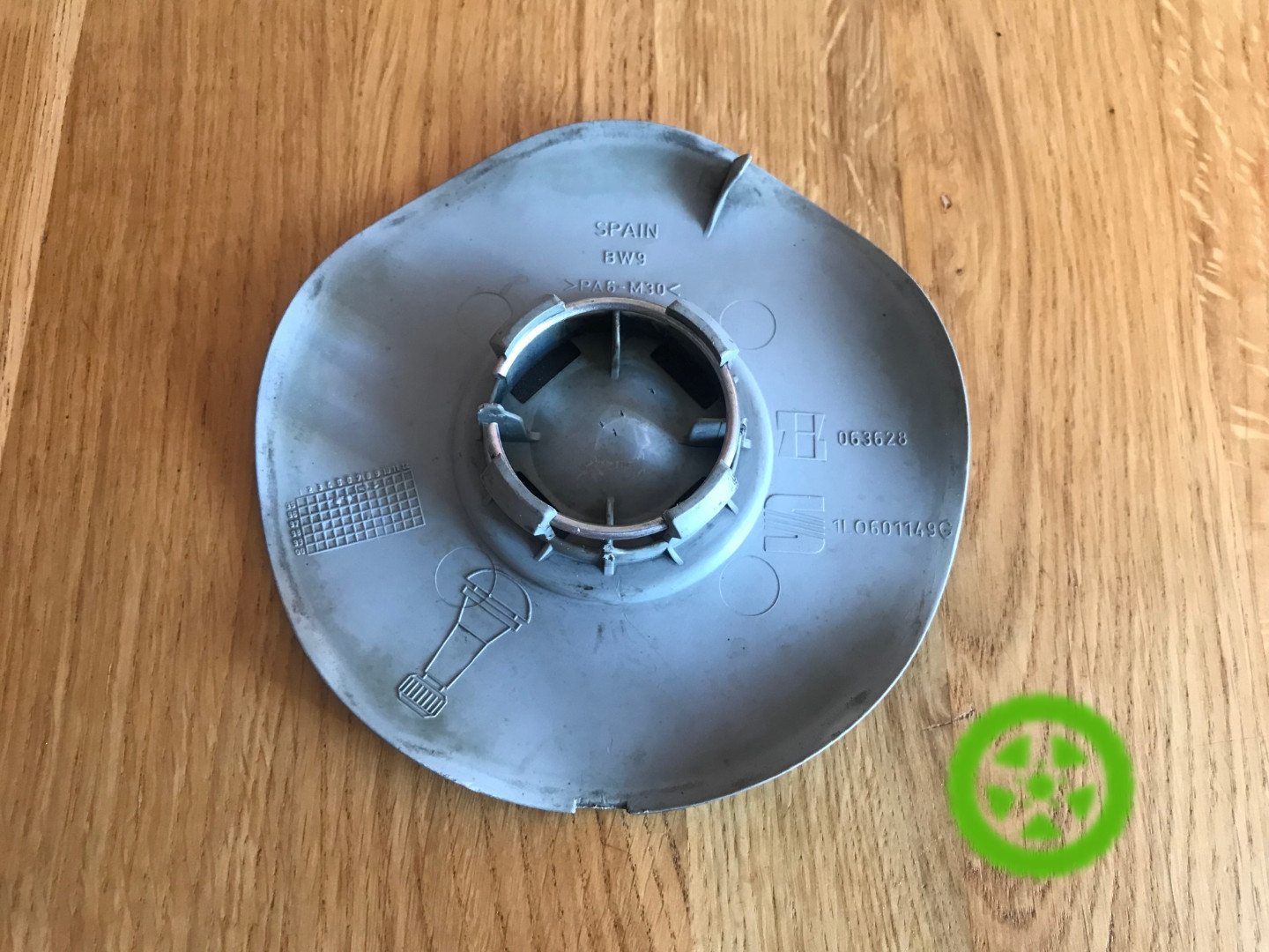 Wheel center caps  Seat 1L0601149G (оригинал)