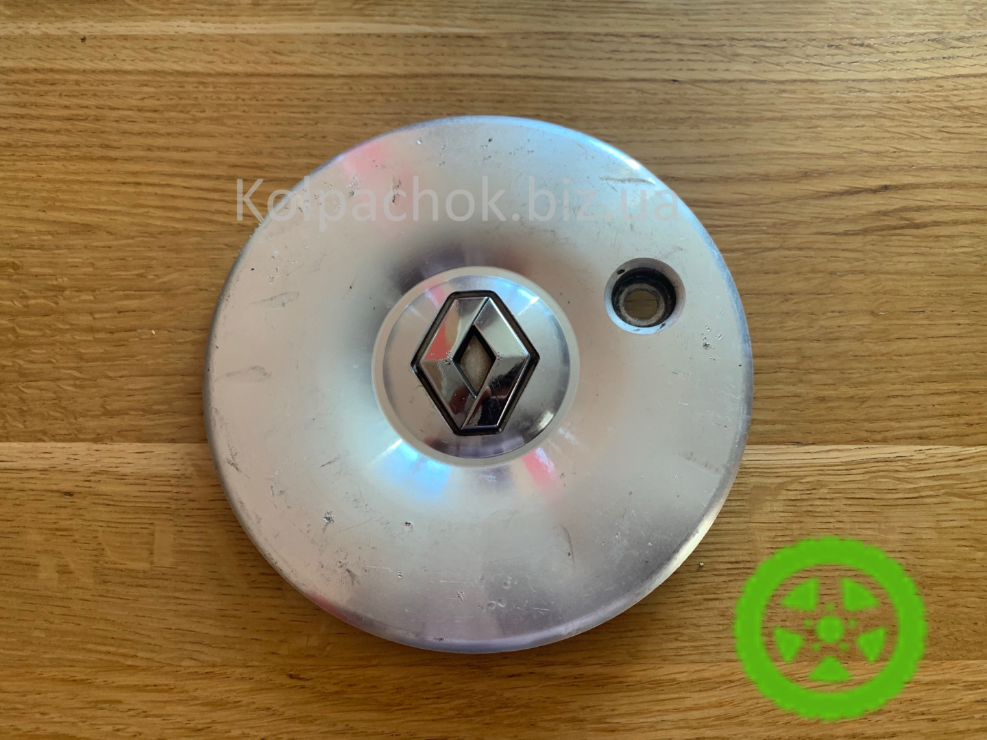 Оригинальный  колпачок на диски Renault 8200052357