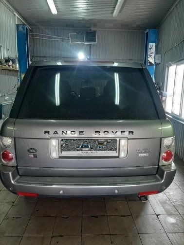 Emblem Range Rover