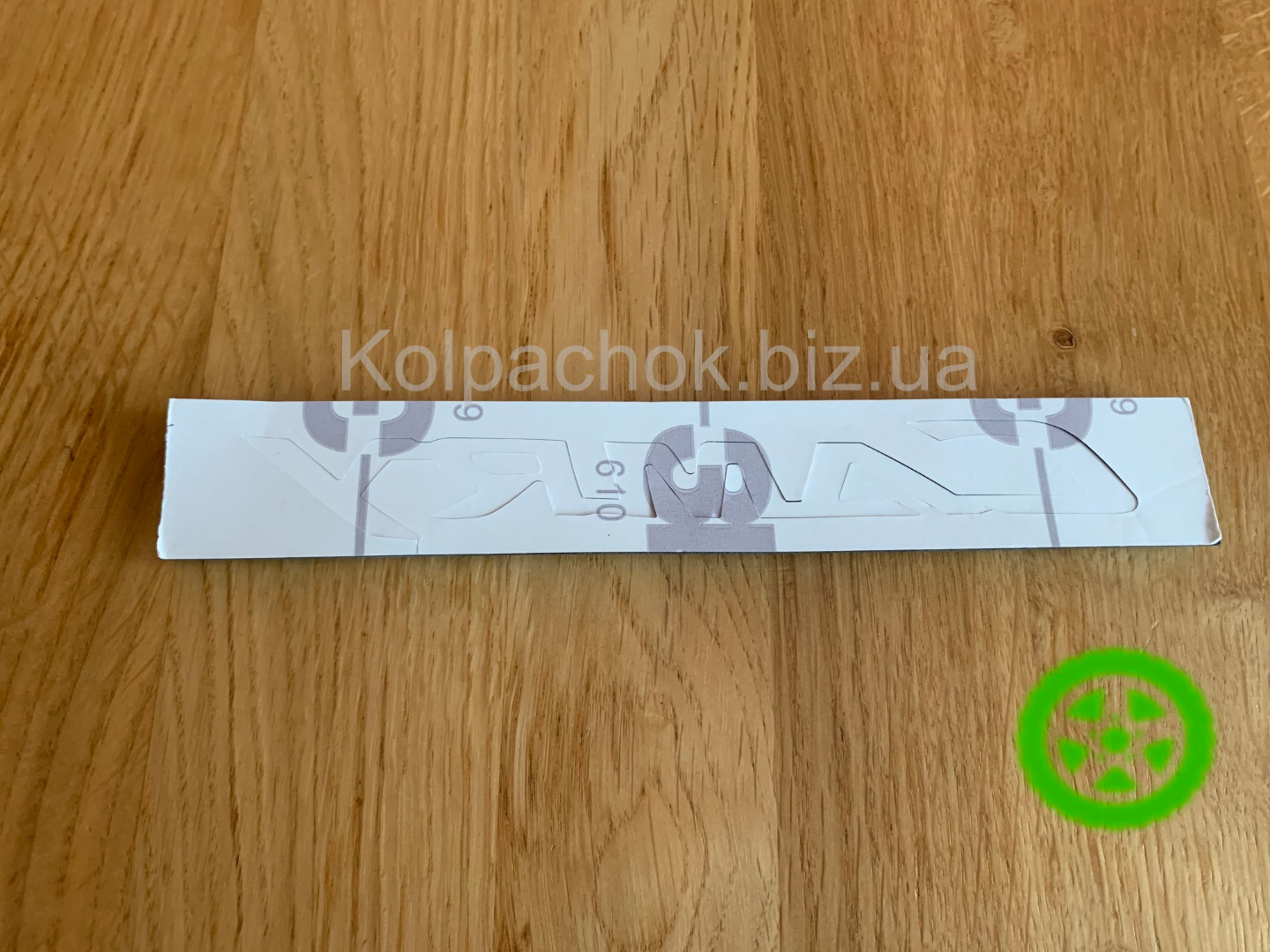 Emblem Toyota Camry 75442-33300