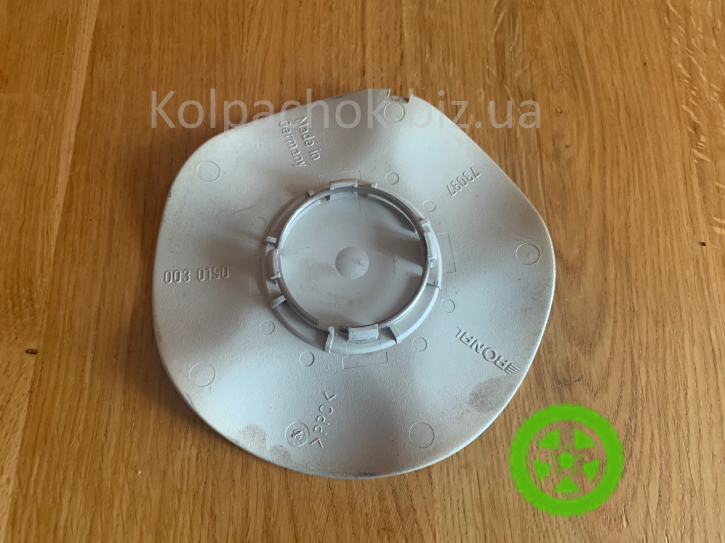 Оригінальний ковпачок для дисків  Ronal 0030190