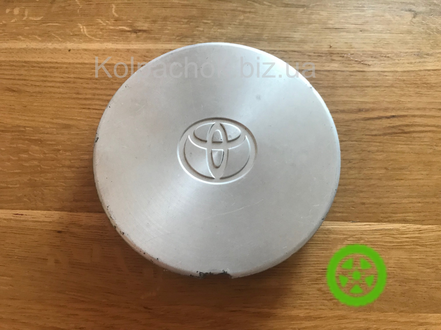 Оригинальный колпачок на диски Toyota Avalon 42603-AC010