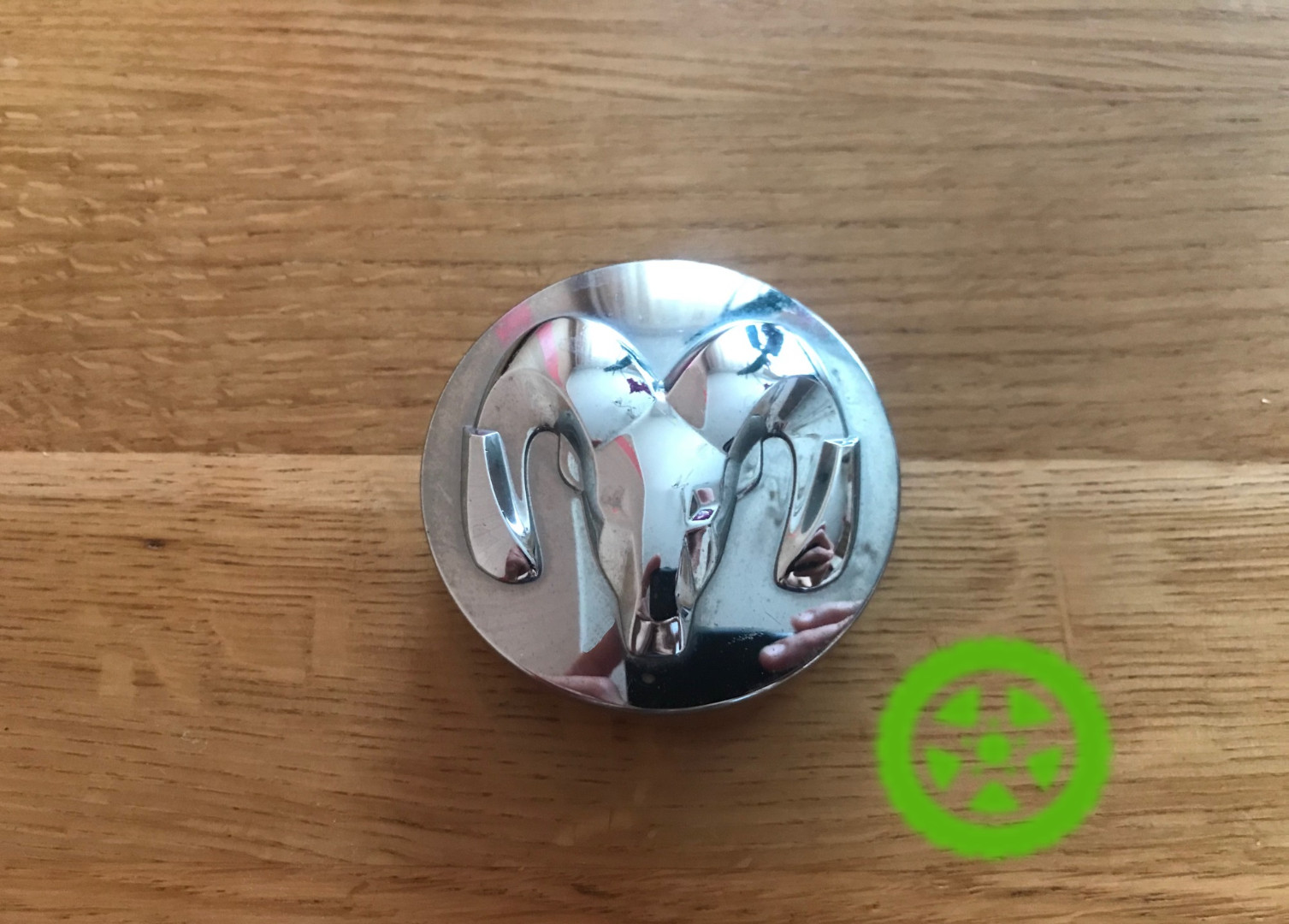 Оригинальный колпачок на диски Dodge 1LB72TRMAA