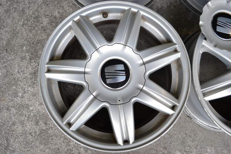 Оригінальний ковпачок для дисків Seat 6L0601149B