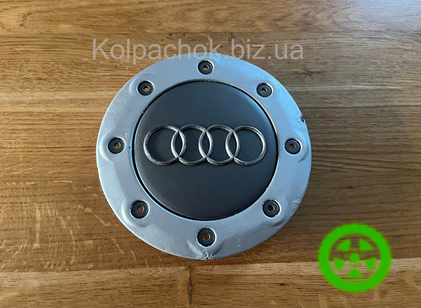 Оригинальный колпачок  на диски Audi 4B3601165A