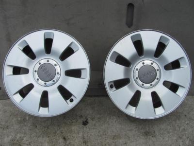 Оригінальний ковпачок для дисків Audi 4B3601165A