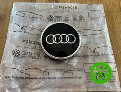 Оригінальний ковпачок для дисків Audi 81A601170