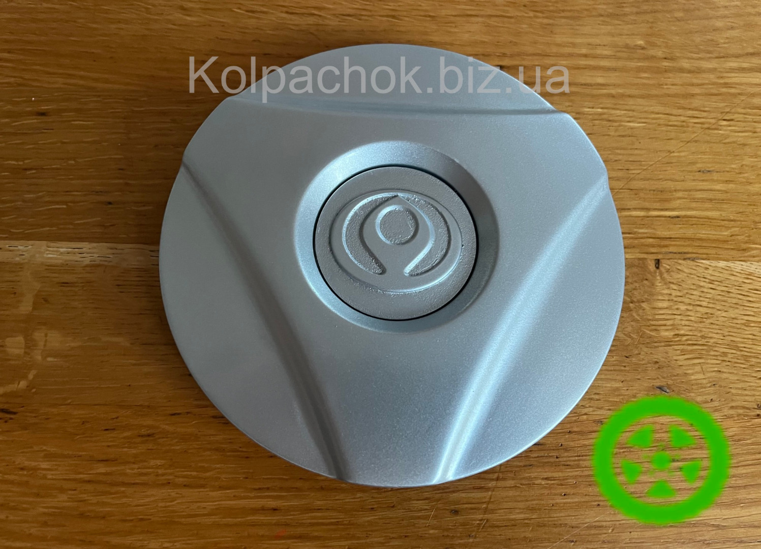 Оригинальный колпачок на диски Mazda 2106