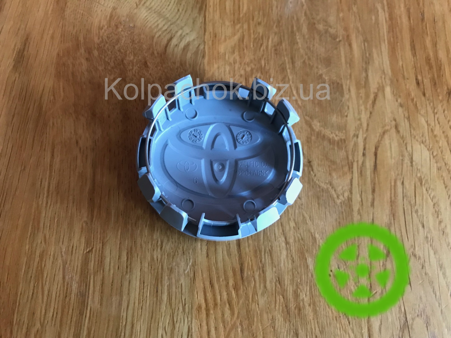 Оригінальний ковпачок для дисків Toyota 42603-42130