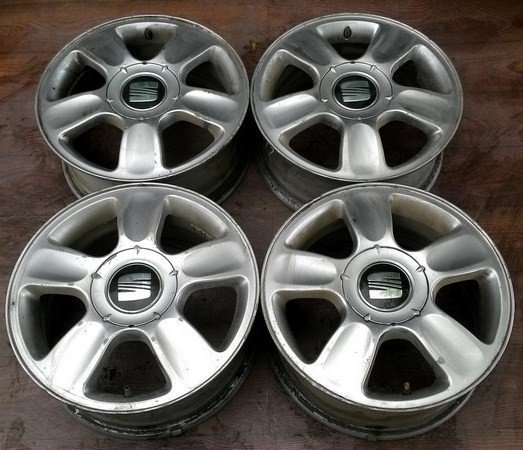 Оригінальний ковпачок для дисків Seat 6K0601149H