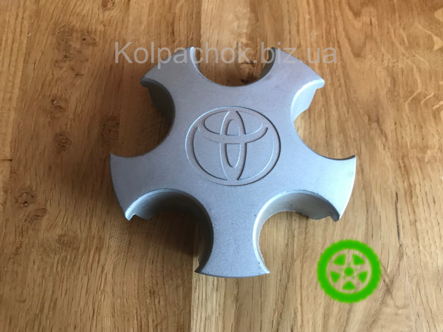 Оригинальный колпачок на диски Toyota 42638-42010
