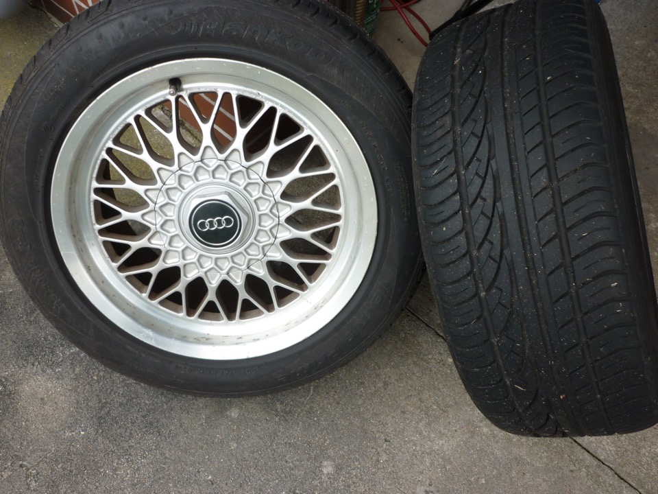 Оригінальний ковпачок для дисків Audi 447601165B