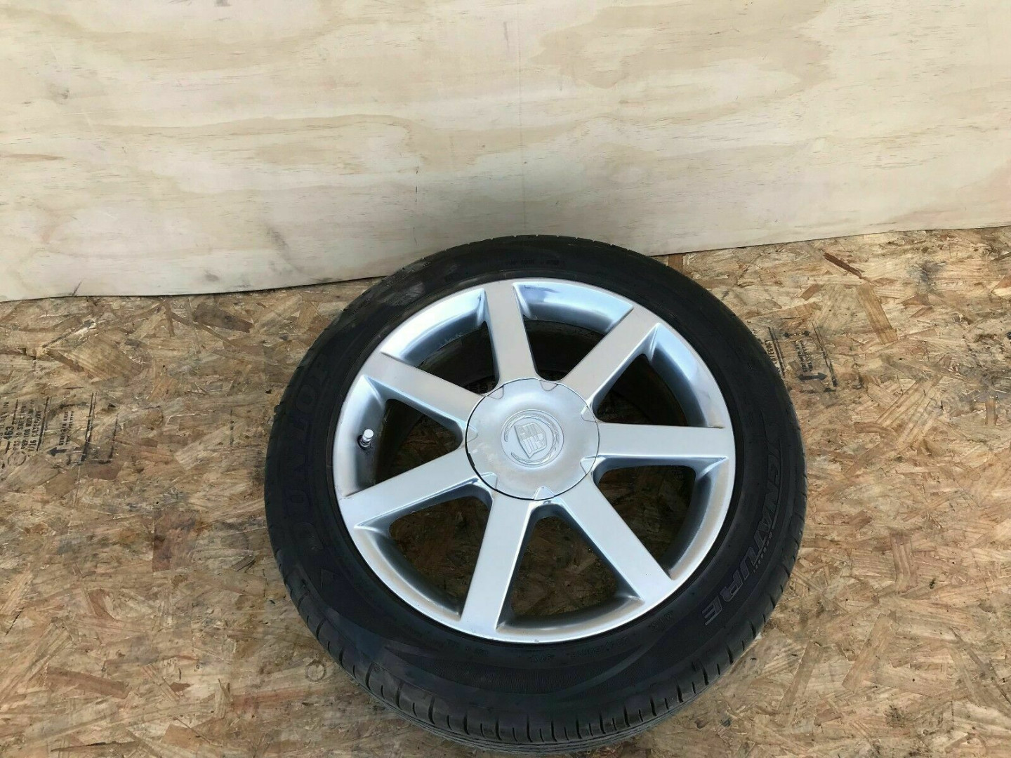 Оригінальний ковпачок для дисків Cadillac 9595622