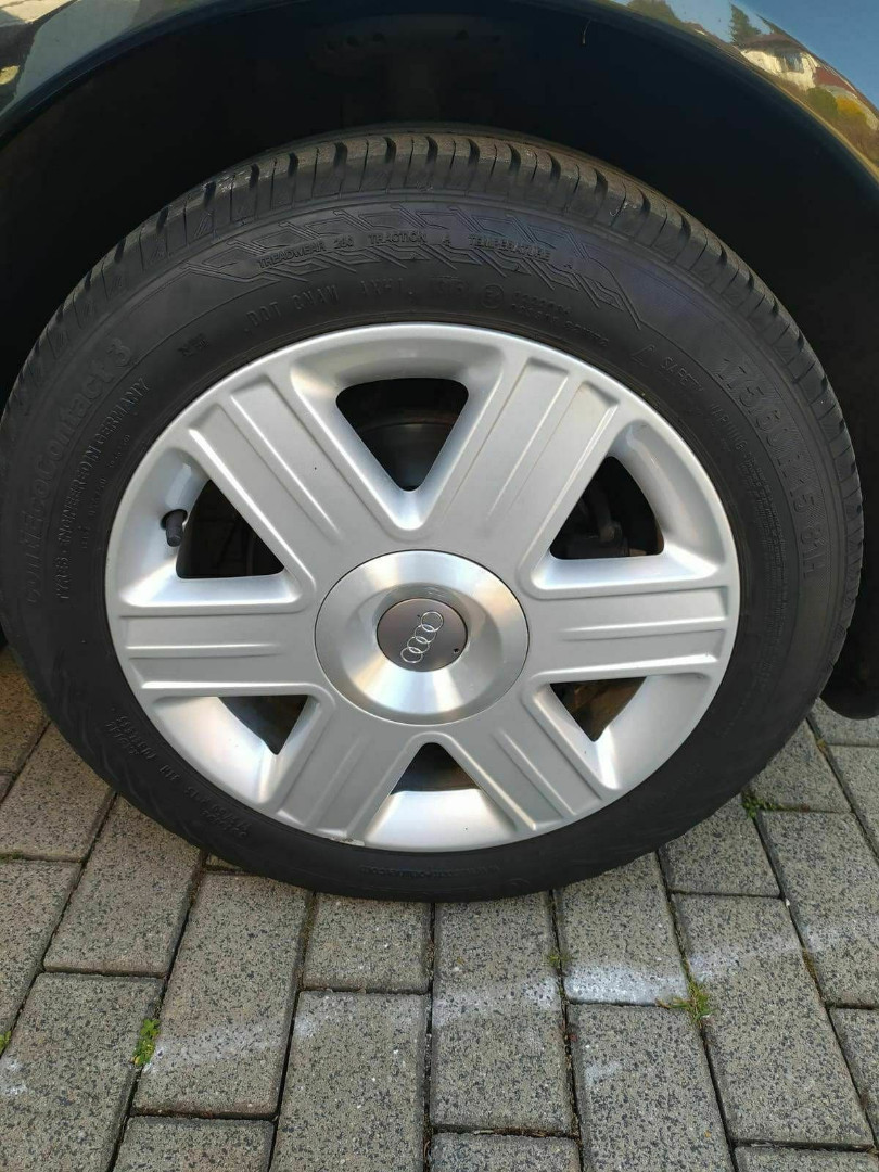 Оригінальний ковпачок для дисків Audi 8Z0601165C