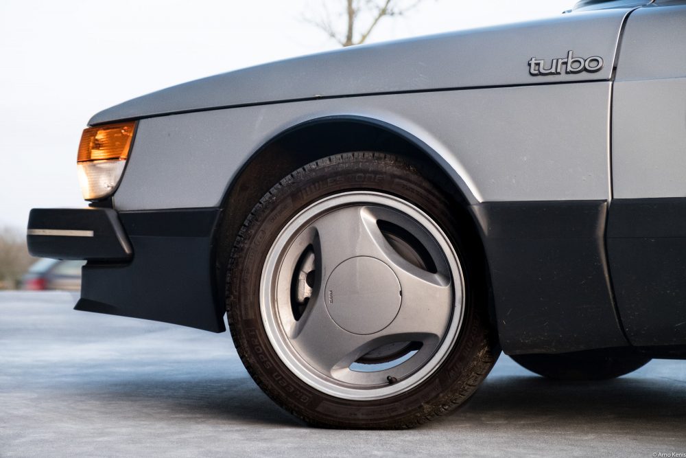 Оригінальний ковпачок для дисків Saab 8987620-A