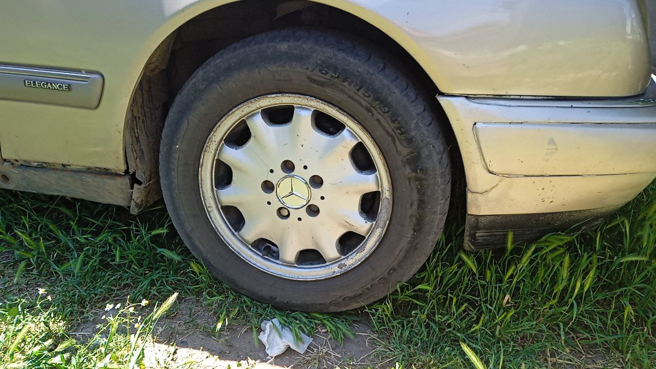 Wheel caps Mercedes A2204000125