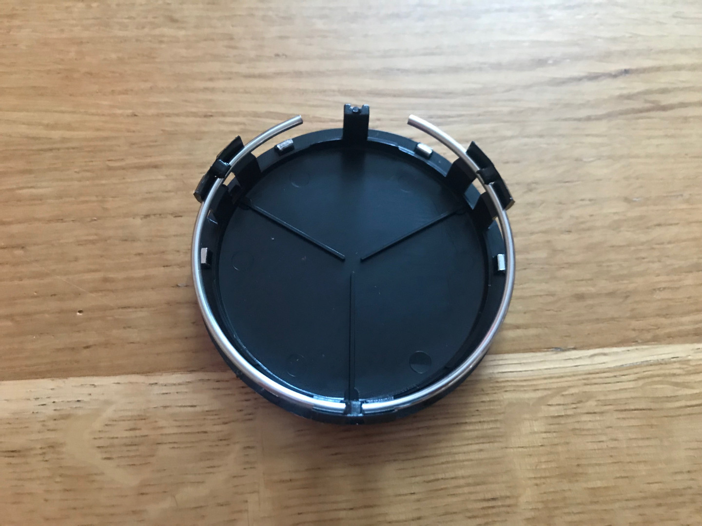 Wheel caps Mercedes A2204000125