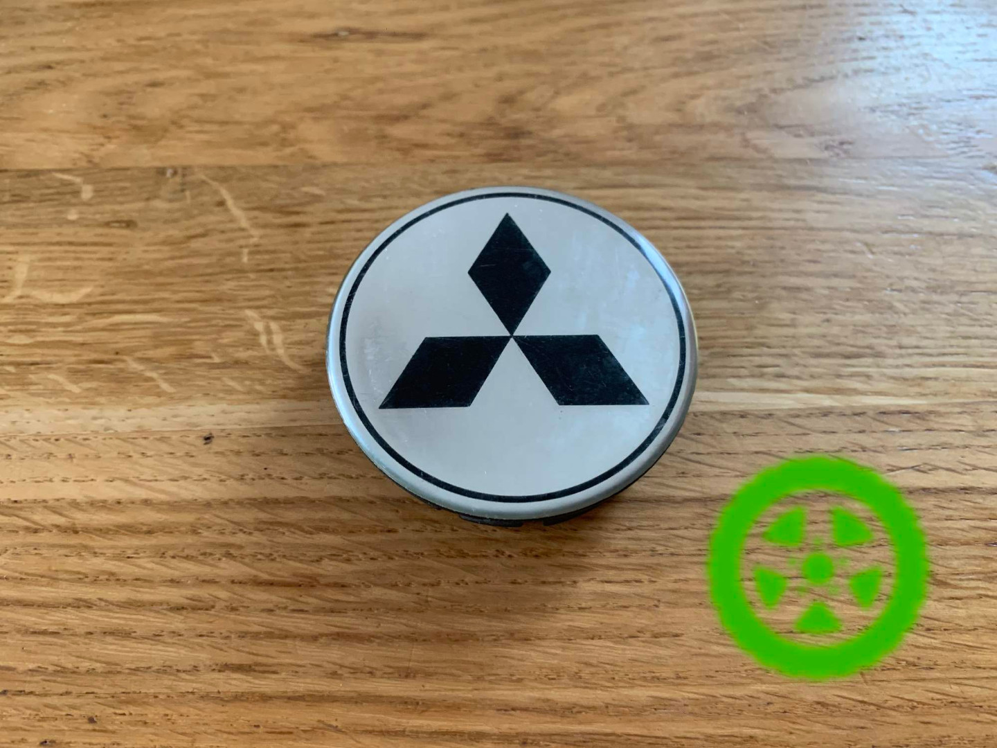 Wheel center caps Mitsubishi YS1035N015 (original)