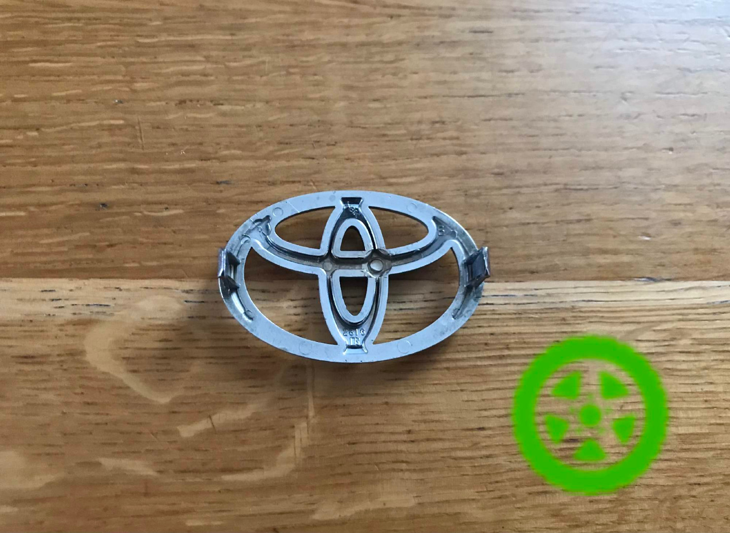 Емблема Toyota 2816 (оригінал)