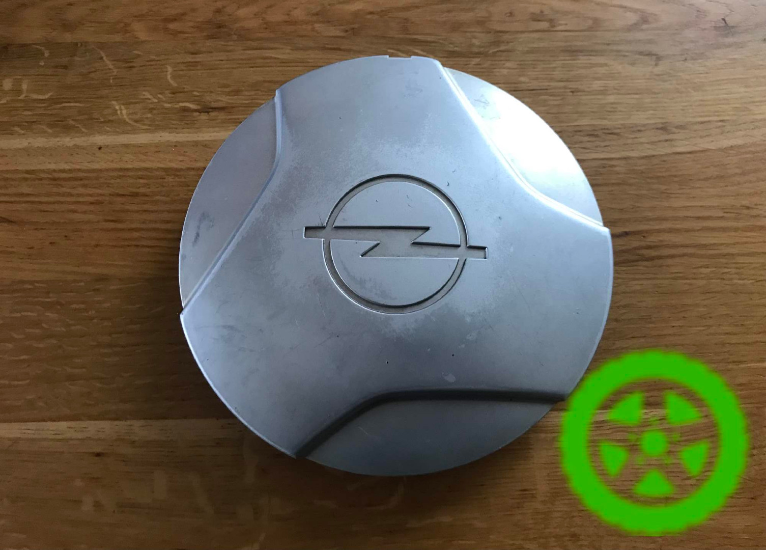 Оригинальный колпачок на диски Opel 90425796