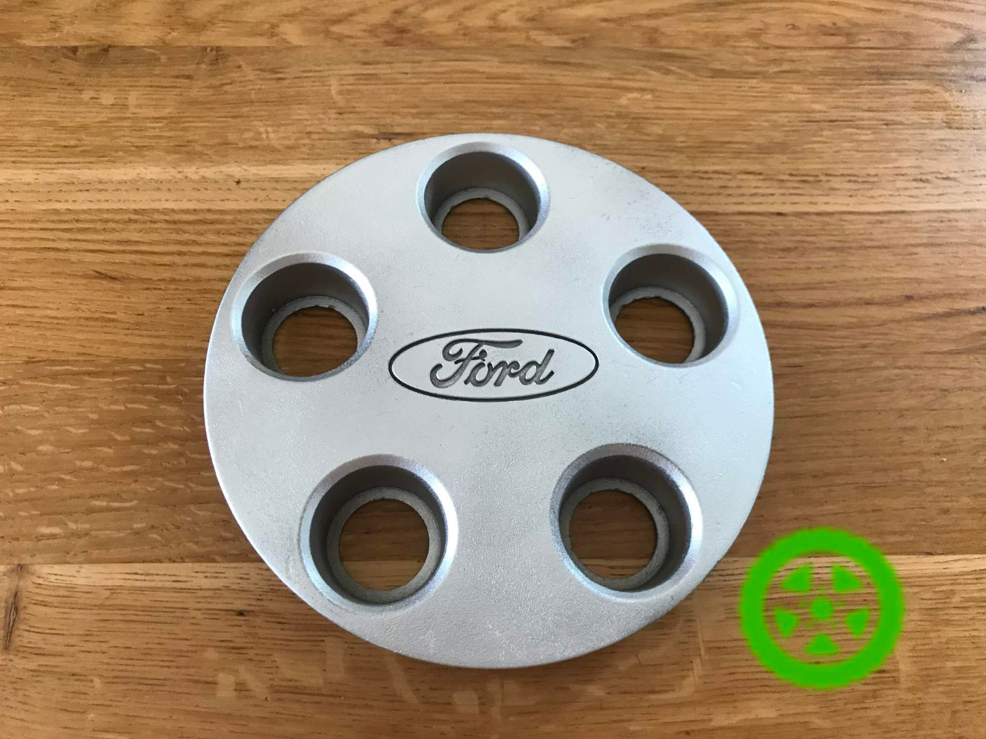 Оригинальный колпачок на  диски Ford KA3737190