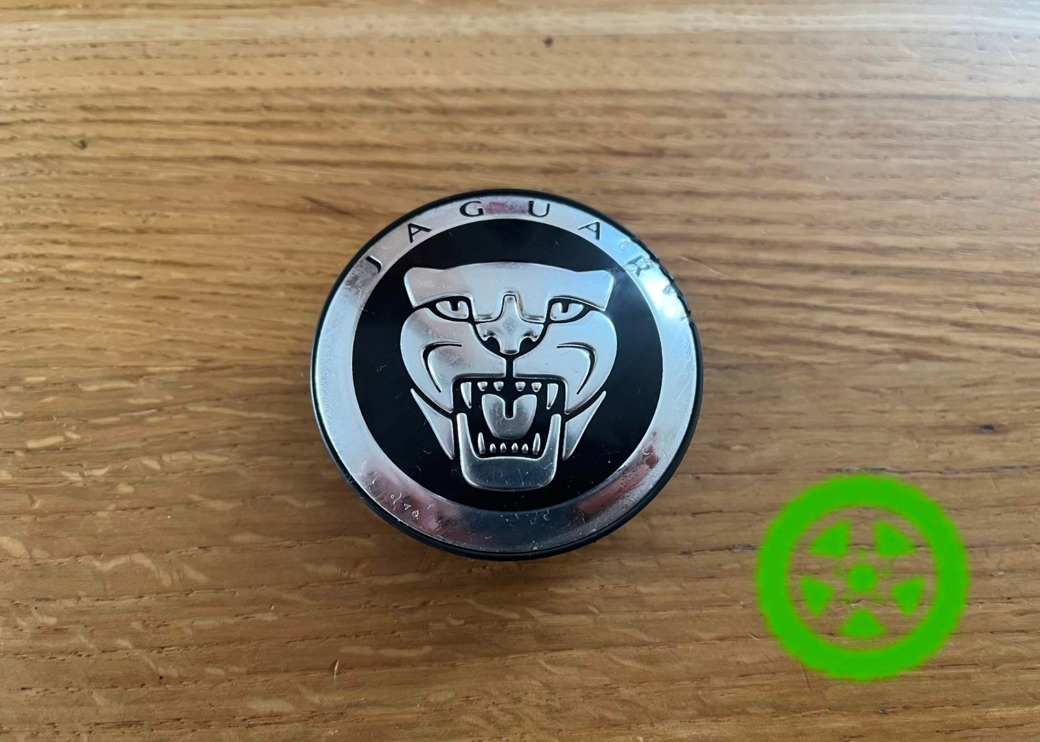 Оригинальный колпачок на диски Jaguar C2D9611