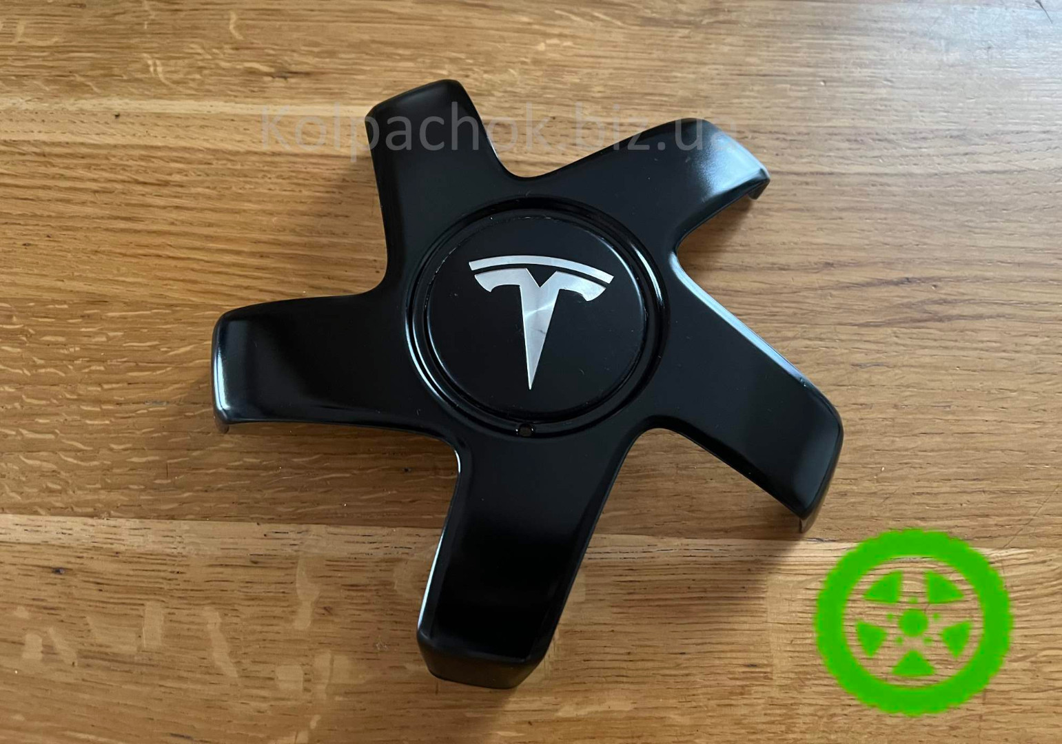 Оригинальный колпачок на диски Tesla 1044234-B
