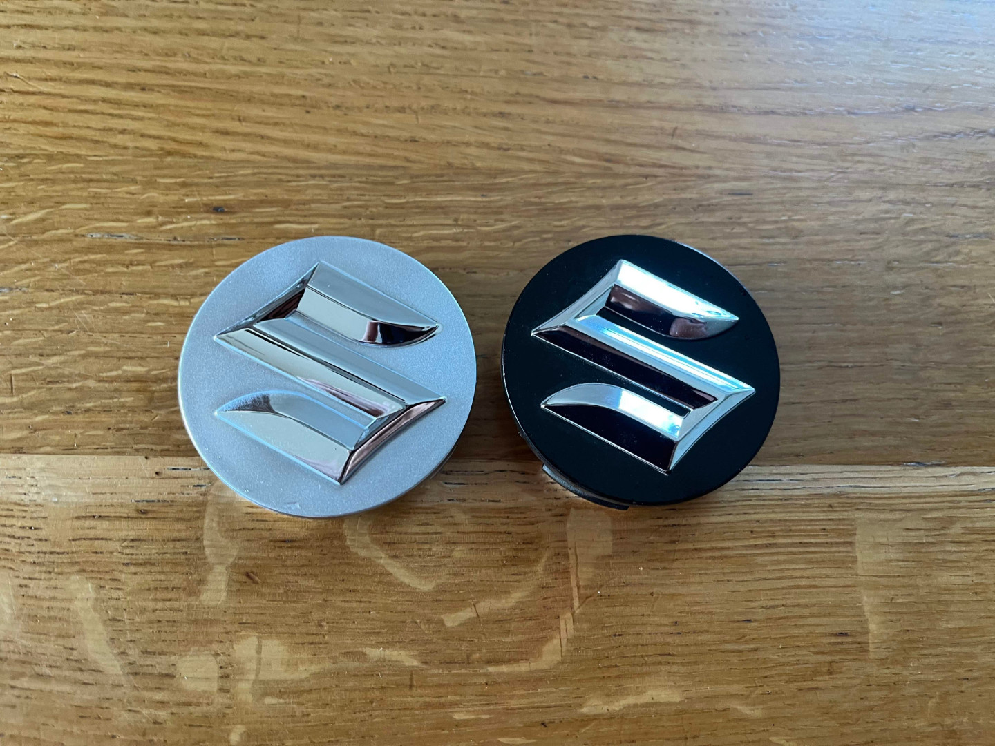 Wheel center caps Suzuki 4325263J10CZ2