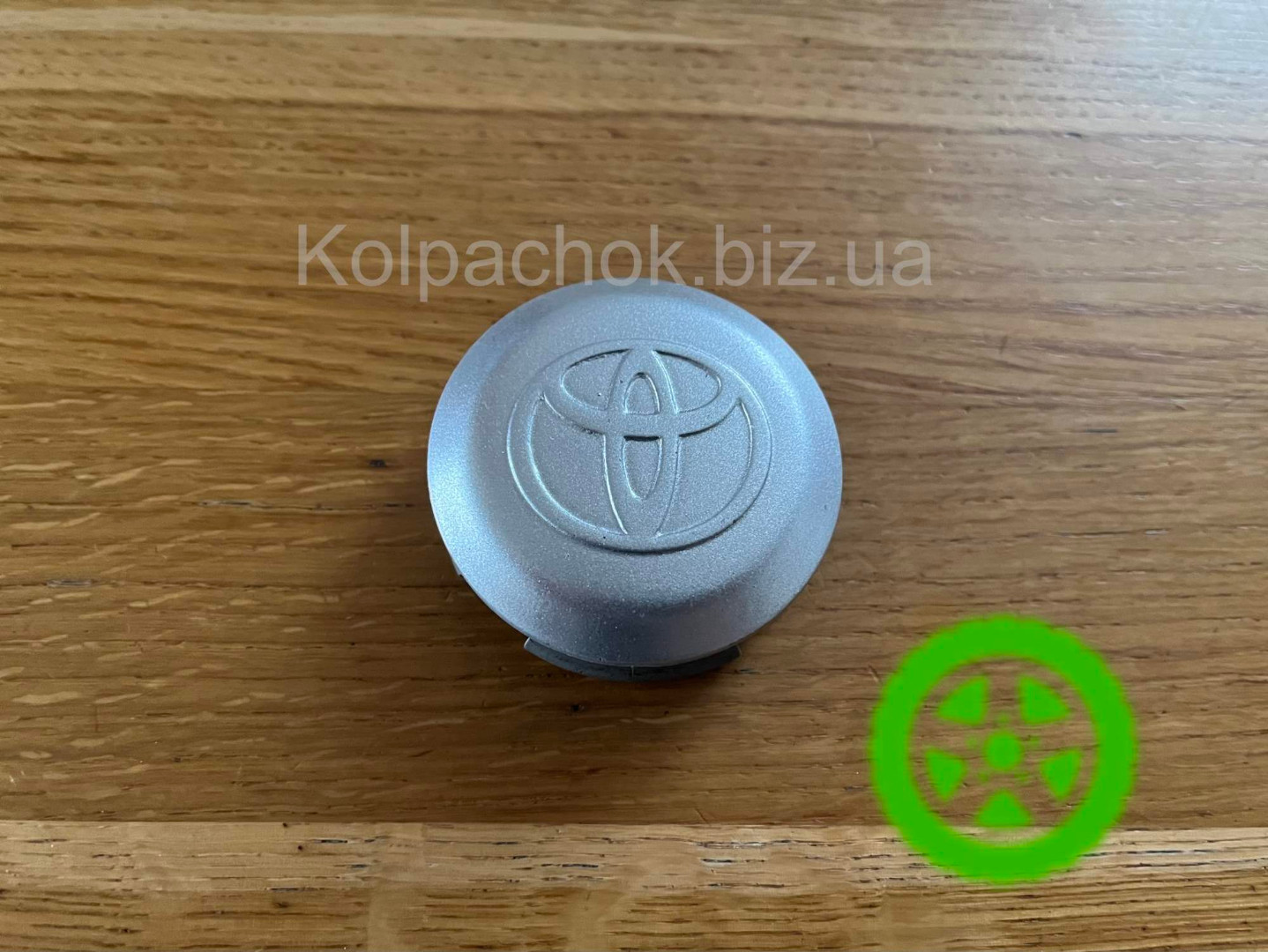 Оригинальный колпачок на диски Toyota 42603-05030
