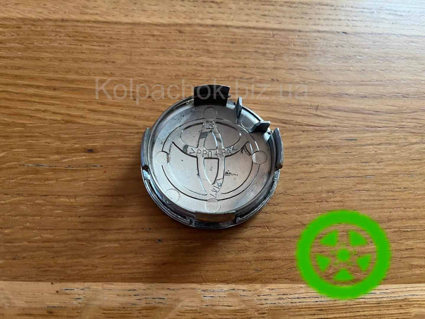 Оригінальний ковпачок для дисків Toyota 2147