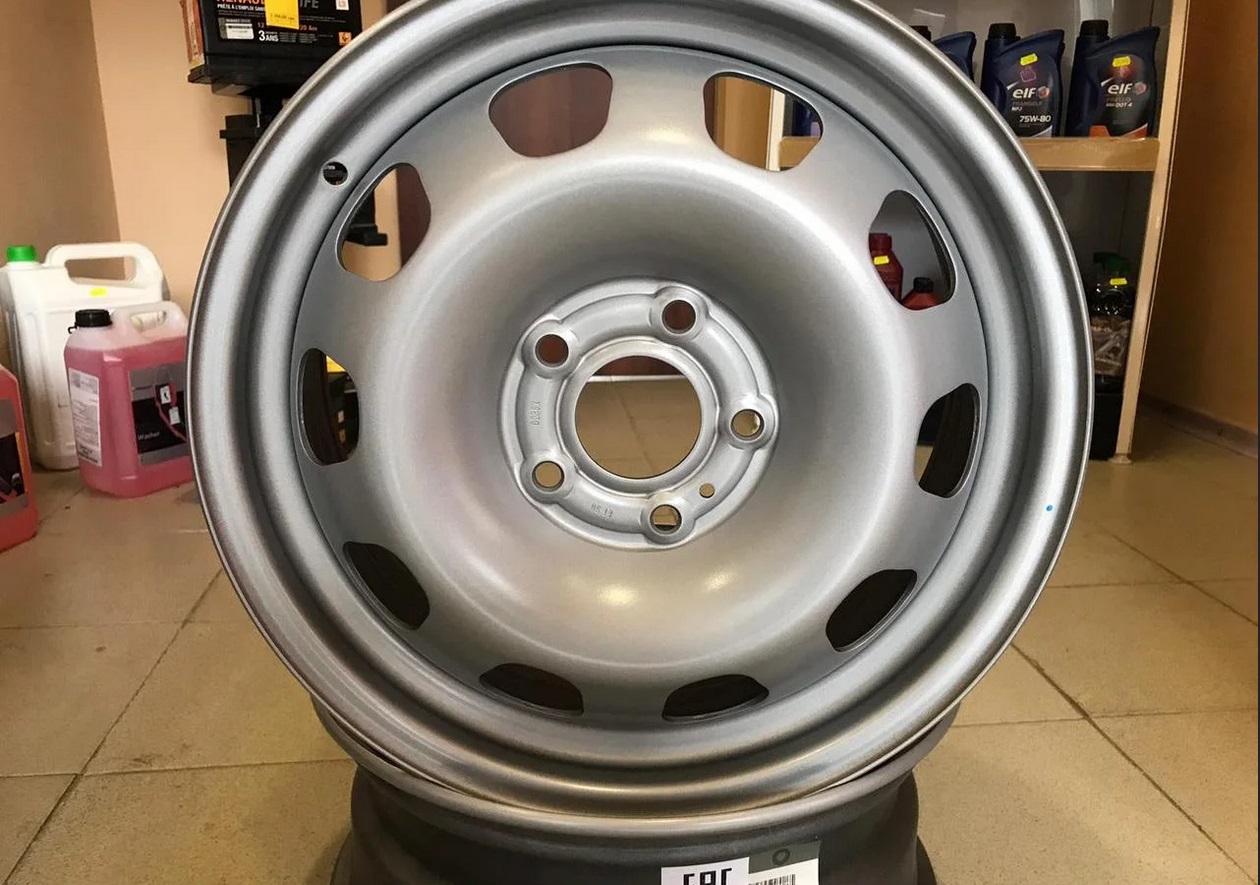 Оригинальный колпачок на диски Renault Duster 403155090R