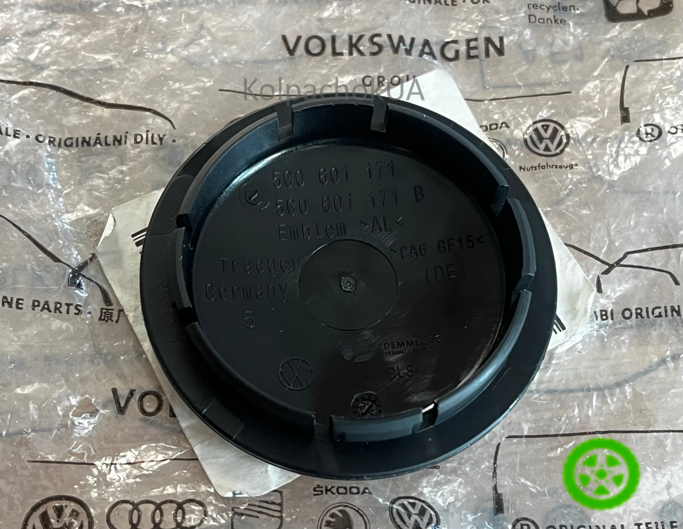 Оригинальный колпачок на диски Volkswagen 5G0601171 (66мм / 56мм)