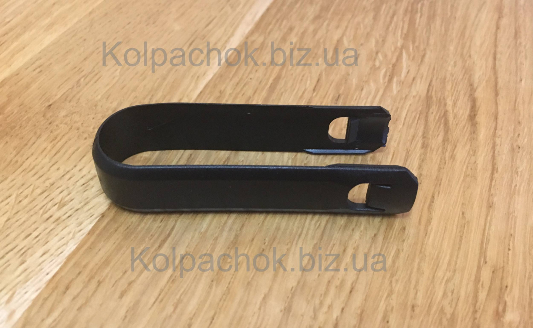 Щипці для зняття ковпачків колісних болтів 8D0012244A