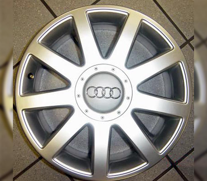 Оригінальний ковпачок для дисків Audi 8P0601165G