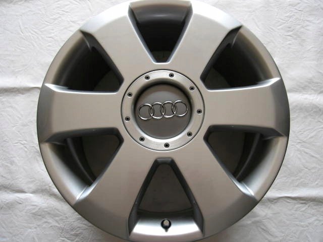 Оригінальний ковпачок для дисків Audi 8D0601165K