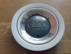 Оригинальный колпачок на диски Audi 8H0601165B