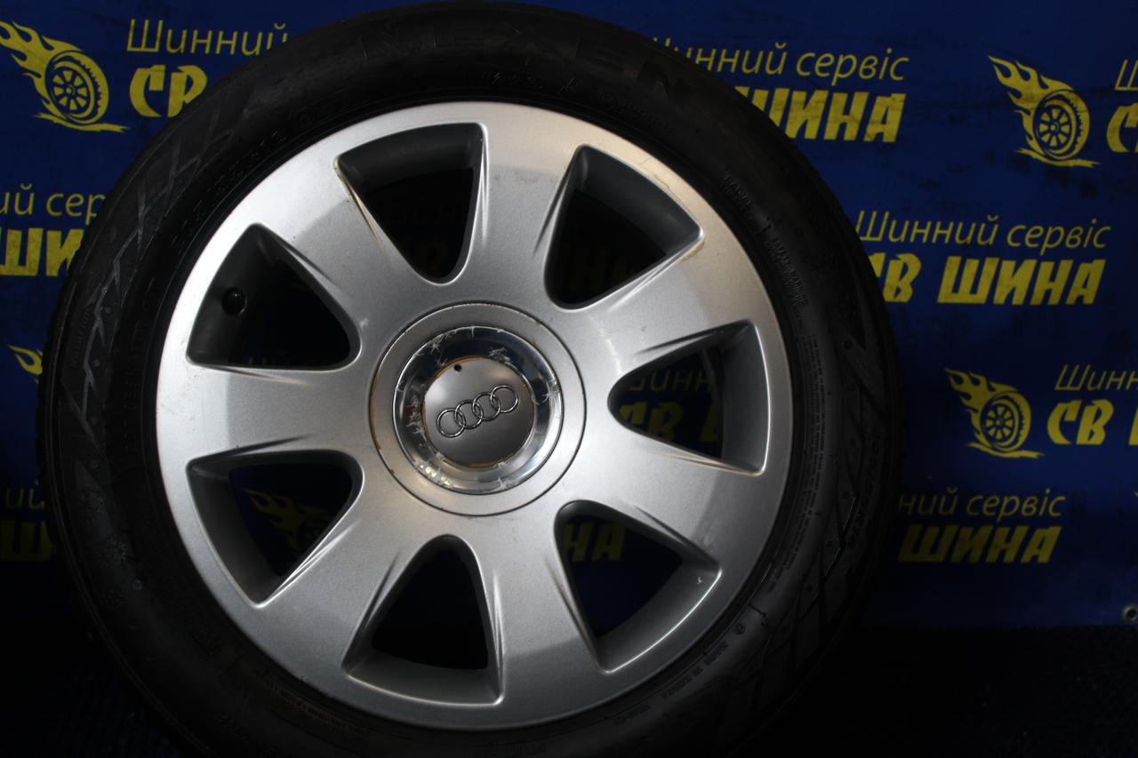 Оригінальний ковпачок для дисків Audi 8H0601165B